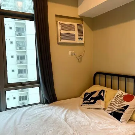 A Comfy Studio In Salcedo, Makati! + Wi-Fi & Pool